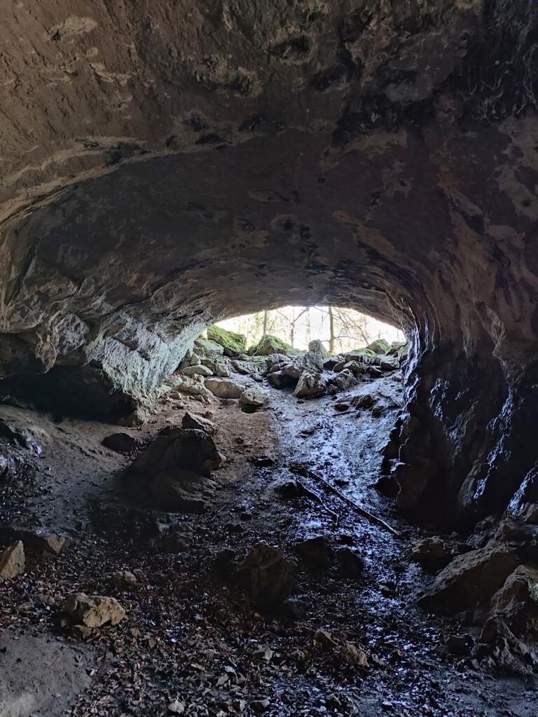 Feldhofhöhle im Hönnetal