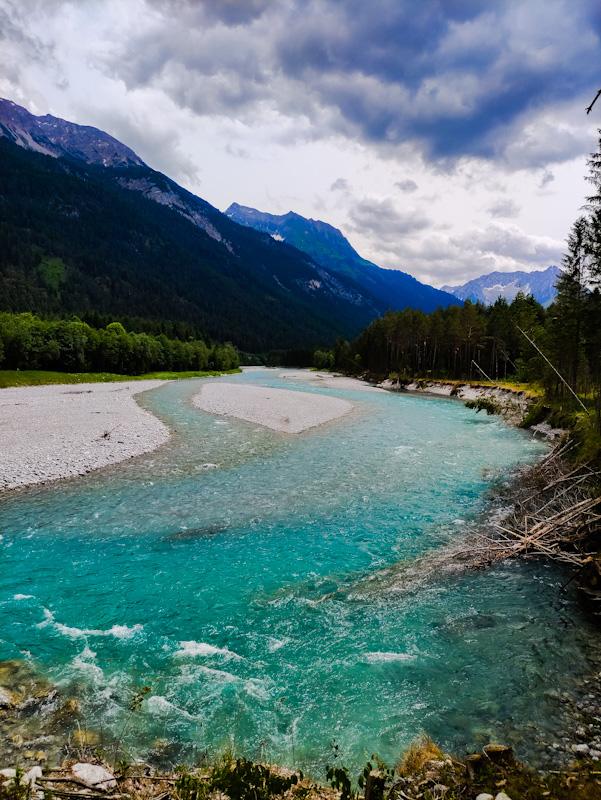 Blick auf den Wildfluss Lech