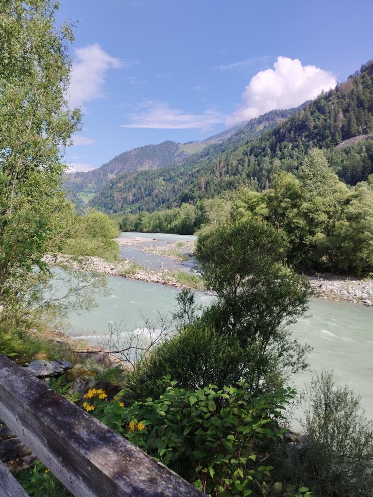 Ausblick auf die Schotterbänke der Isel auf Iseltrail Etappe 2