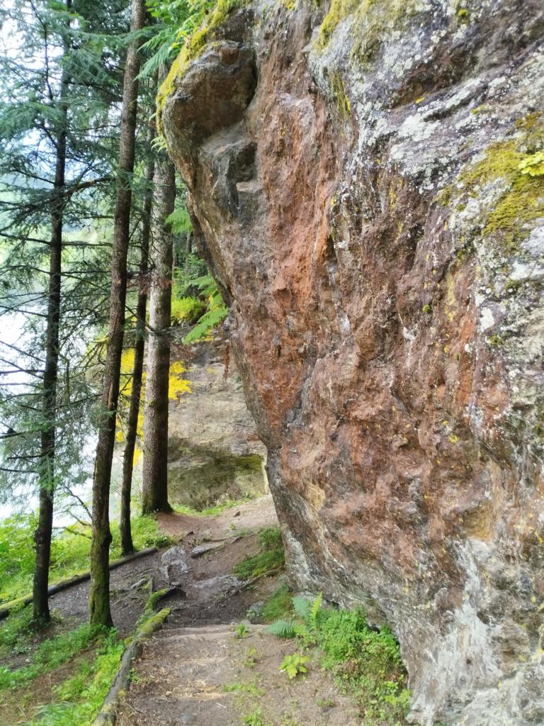 Felsen am Iseltrail